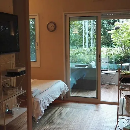 Apartment Lux Garden And Swimming Pool