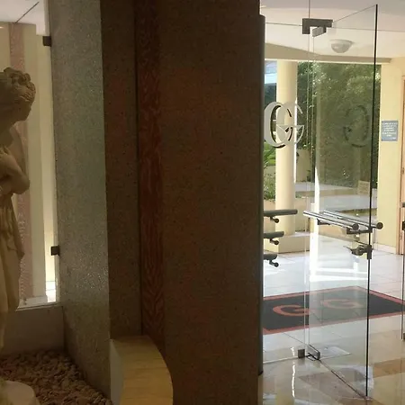 Lux Our Swimming Pool And Garden Κάννες